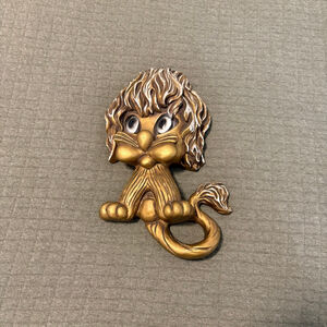 Vintage Universal Statuary Lion Wall Plaque 1970 Retro Gold Wall Decor 12”